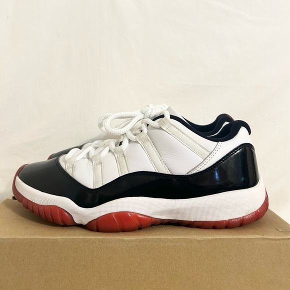 Jordan 11 Retro Low Concord Bred size 10.5 AV2187-160 2020 PRE-OWNED - Picture 2 of 10